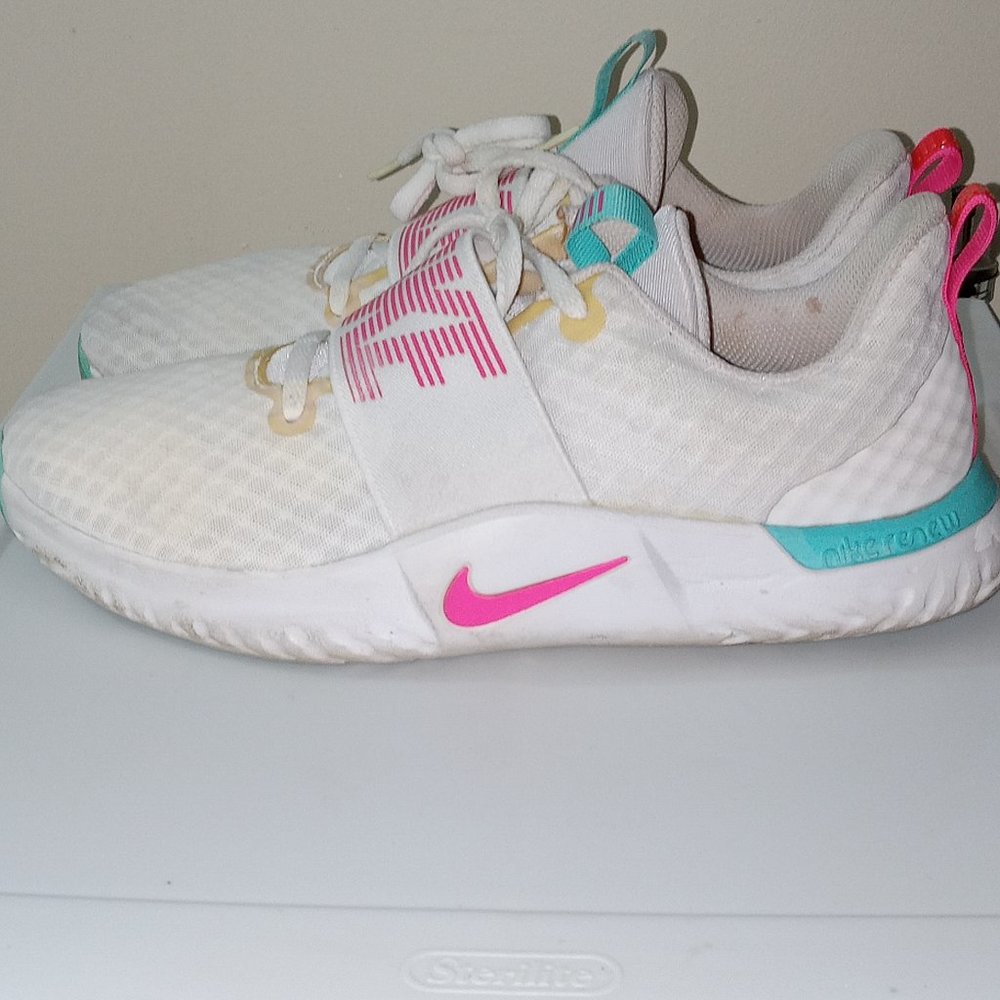 WOMEN NIKE